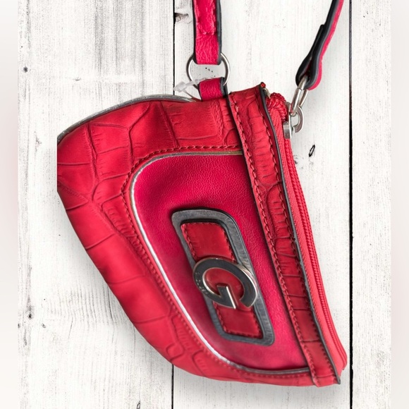 Vintage Guess Pouch Wristlet Wallet Zipper Closure Silver Accents Small Bag NWT - Picture 7 of 7